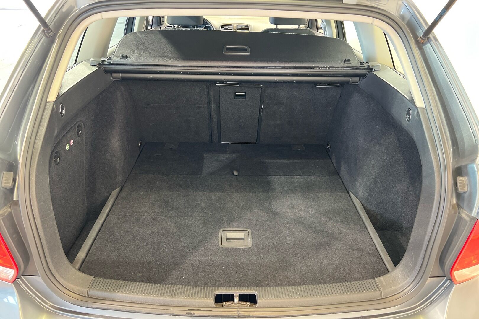Volkswagen Golf iso kuva 11