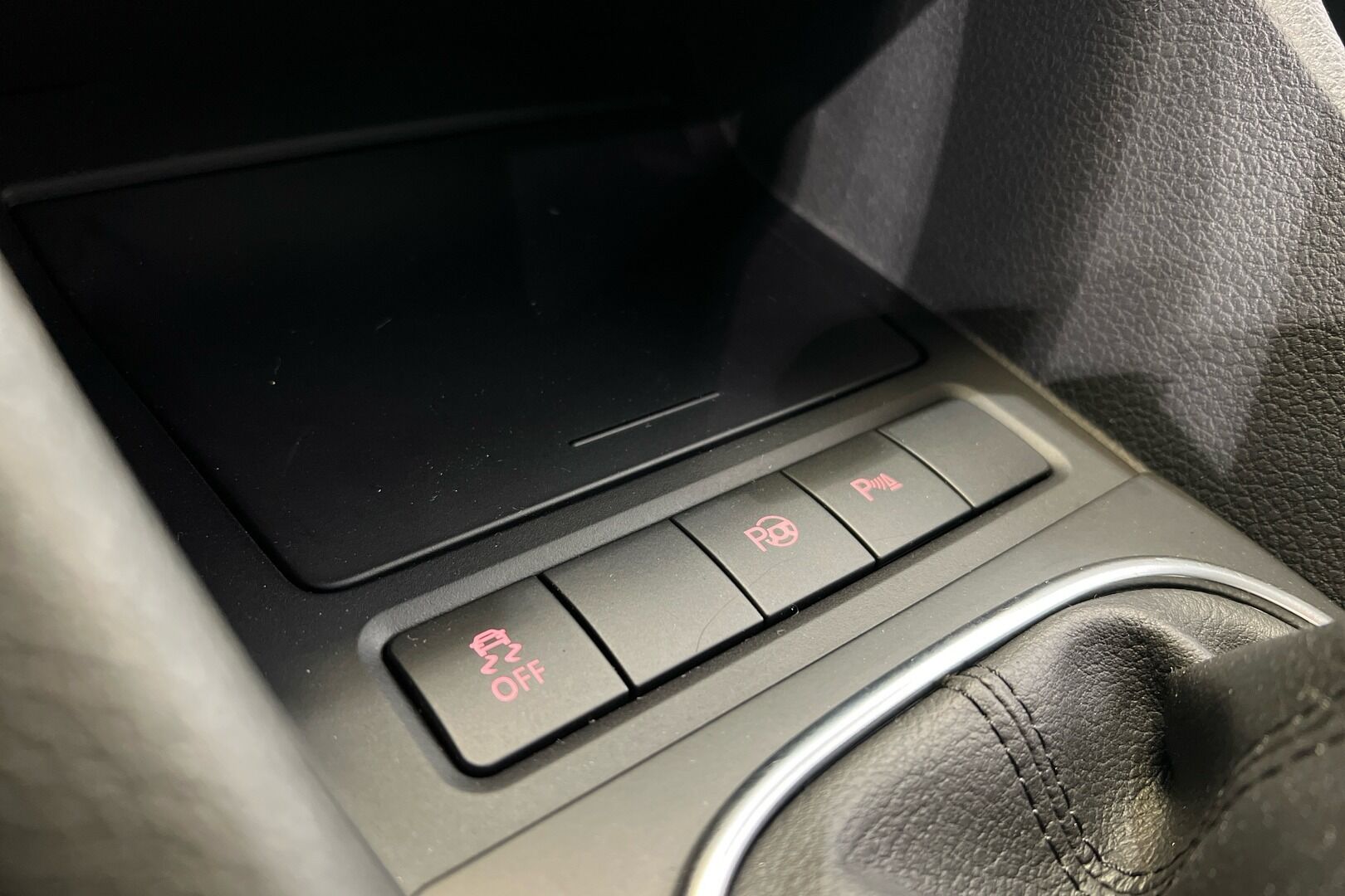 Volkswagen Golf iso kuva 16