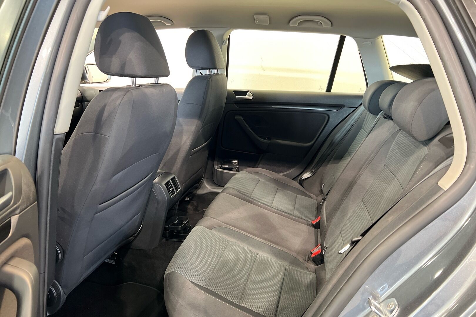 Volkswagen Golf iso kuva 6