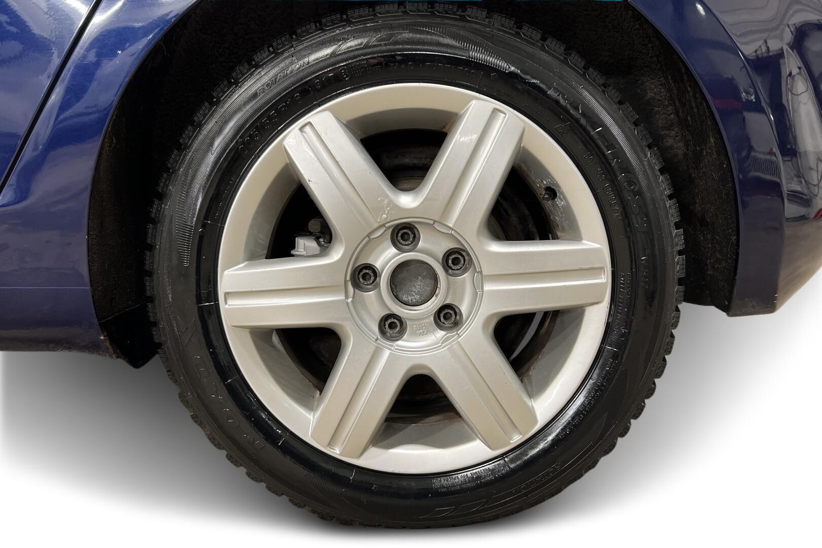 Volkswagen Golf iso kuva 12