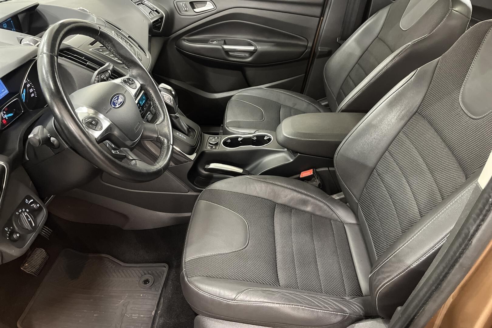 Ford Kuga iso kuva 9