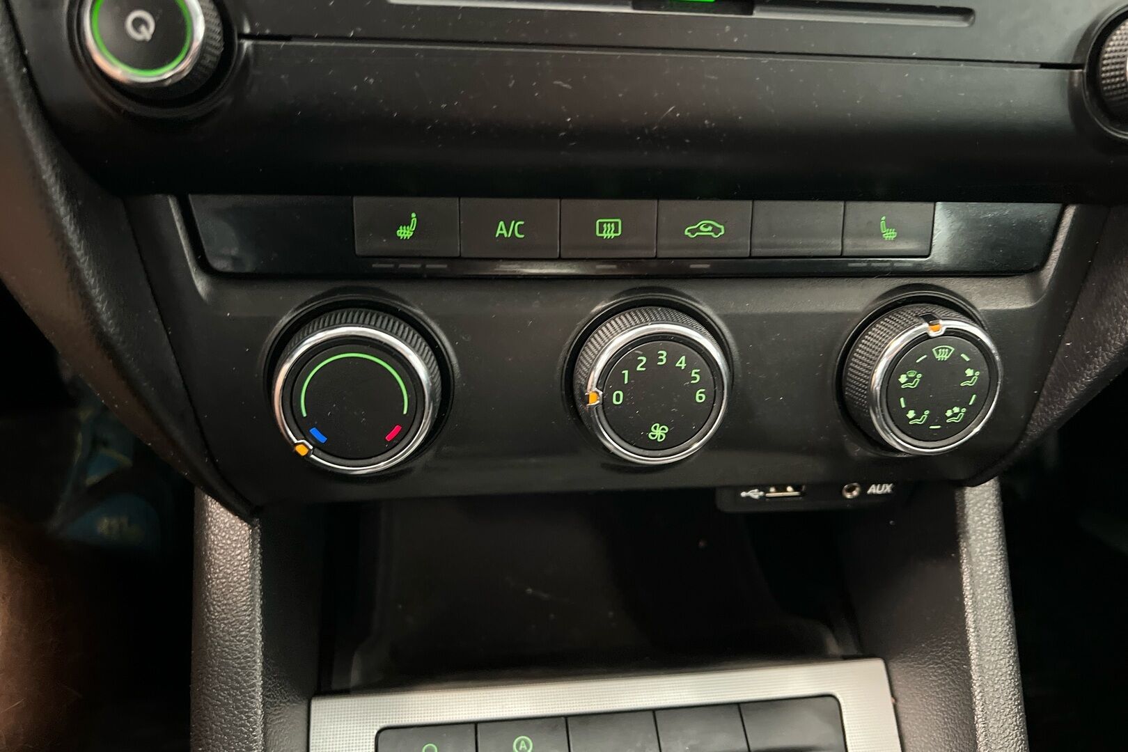 Skoda Octavia iso kuva 11