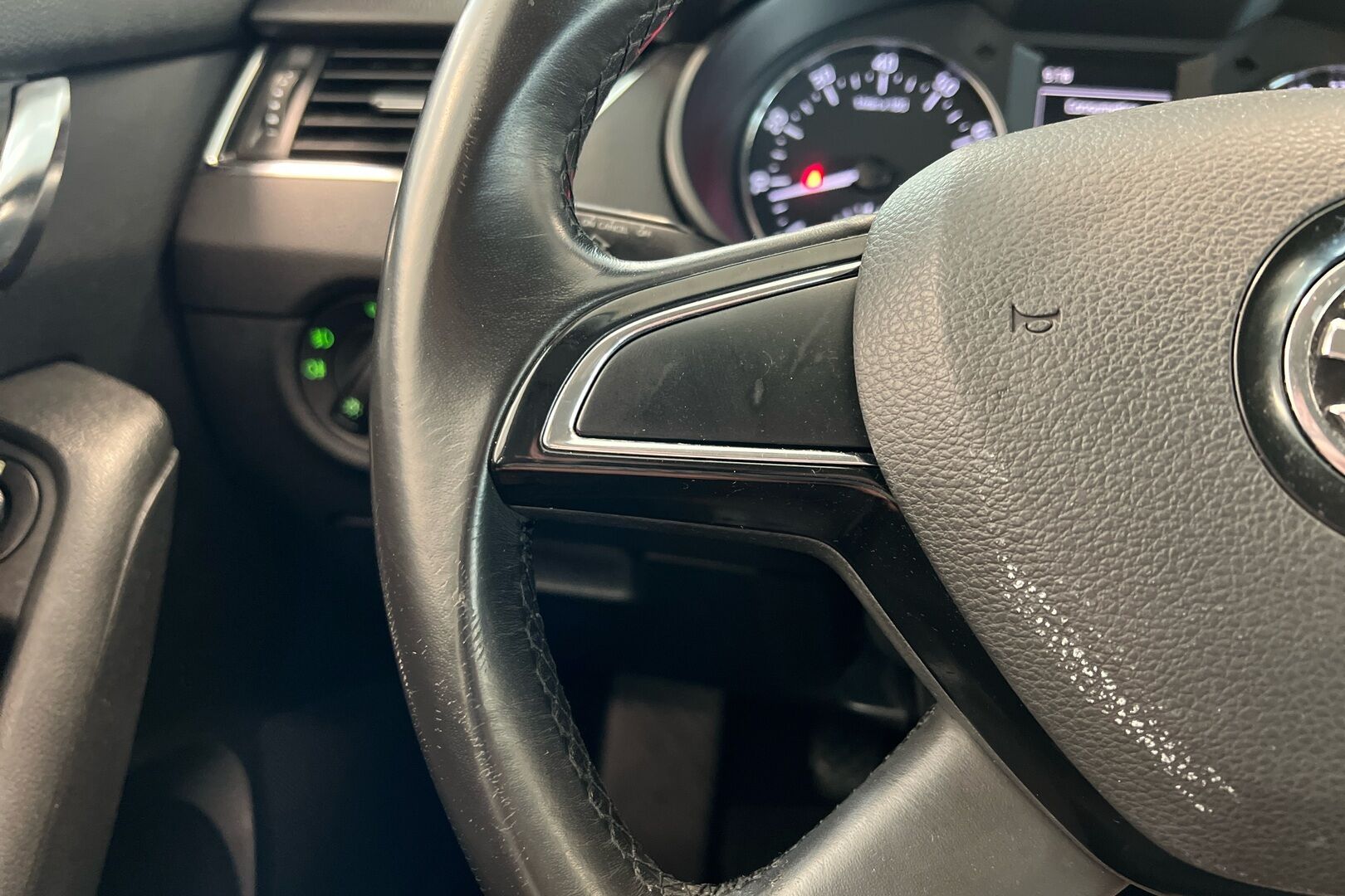 Skoda Octavia iso kuva 14