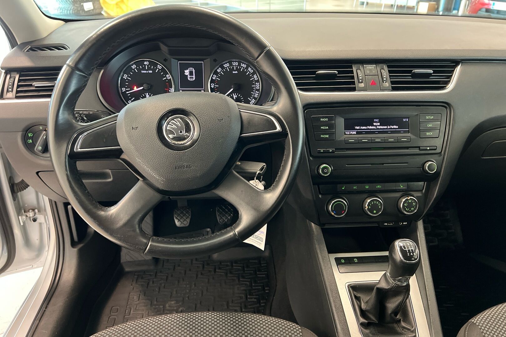 Skoda Octavia iso kuva 22
