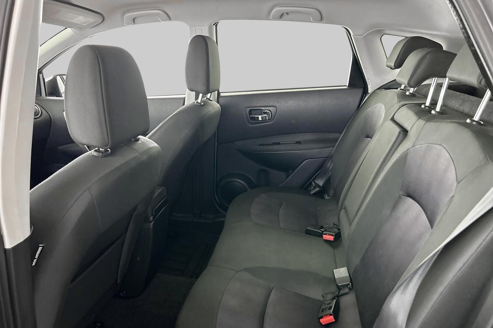 Nissan Qashqai iso kuva 10