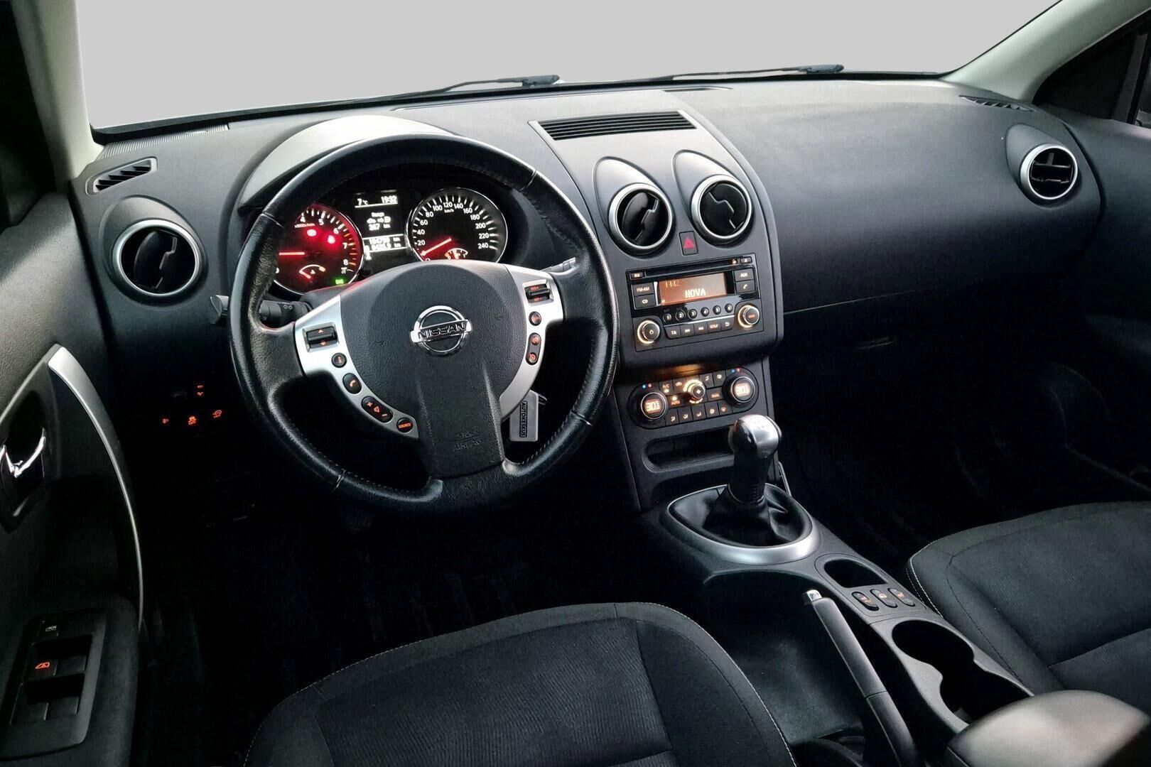 Nissan Qashqai iso kuva 2