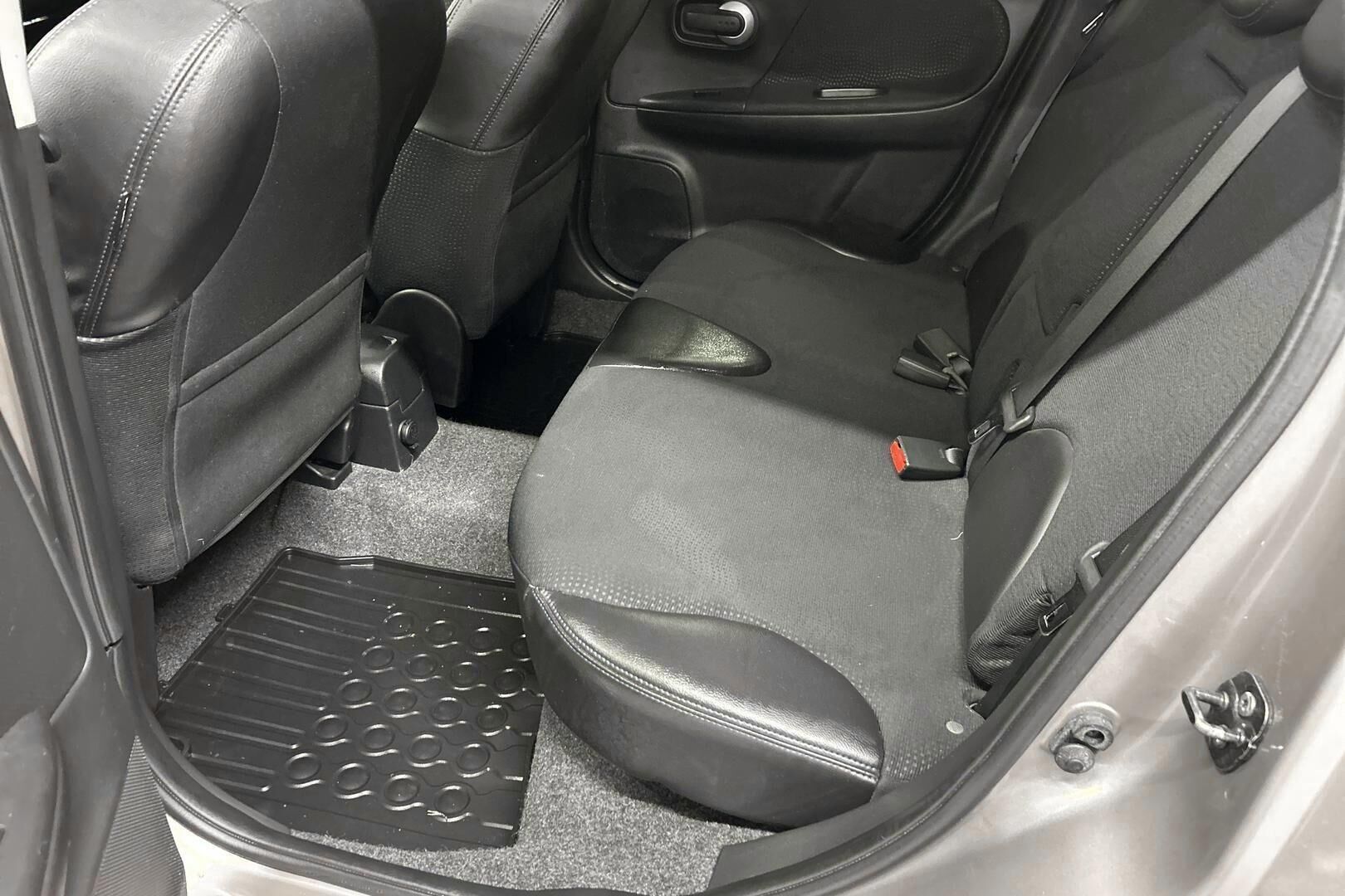 Nissan Note iso kuva 10