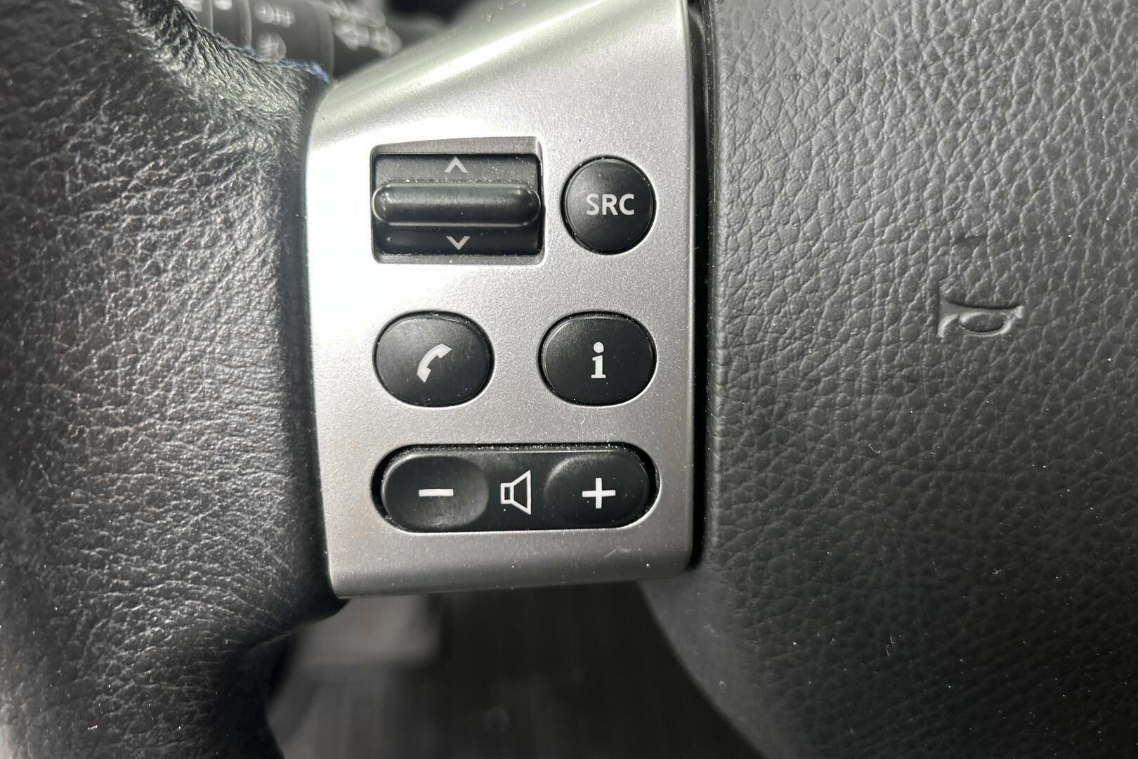 Nissan Note iso kuva 16
