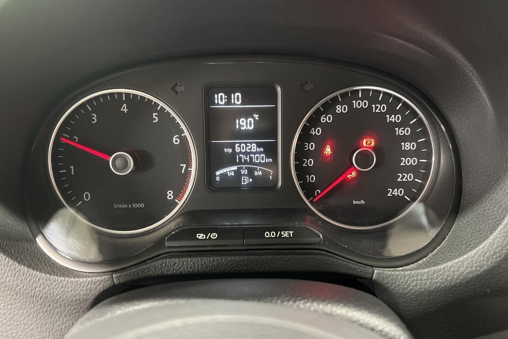 Volkswagen Polo iso kuva 14