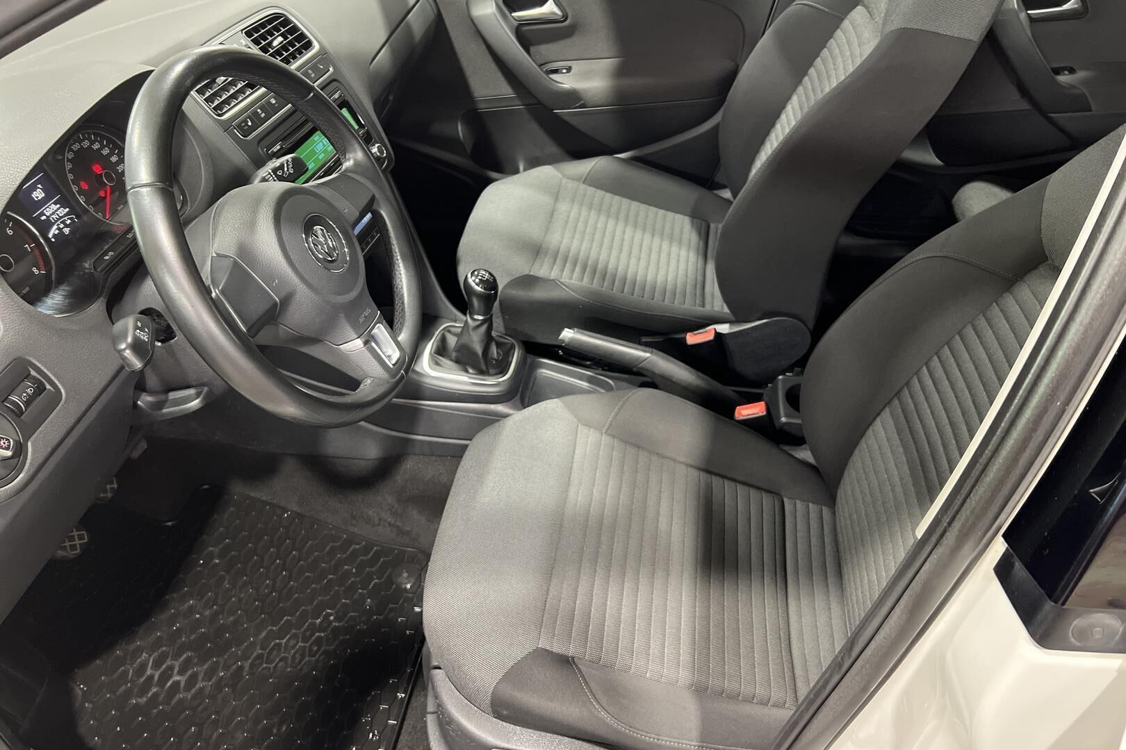 Volkswagen Polo iso kuva 9