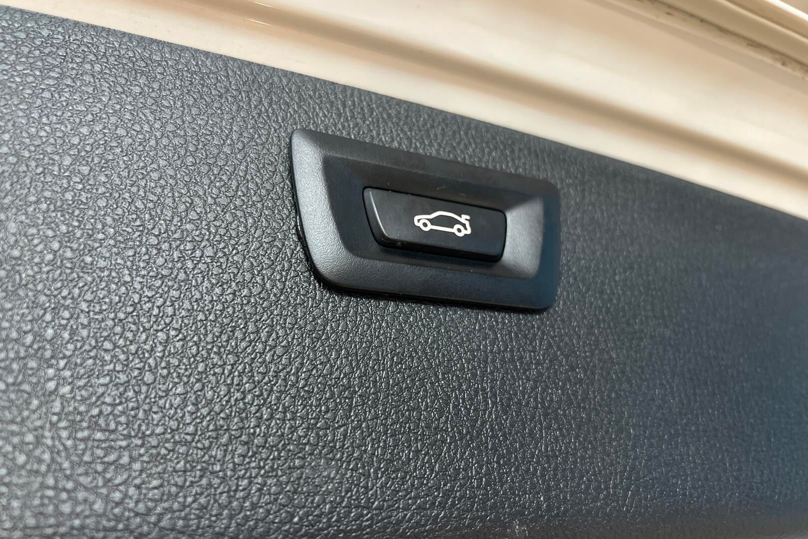 BMW 3-sarja iso kuva 15