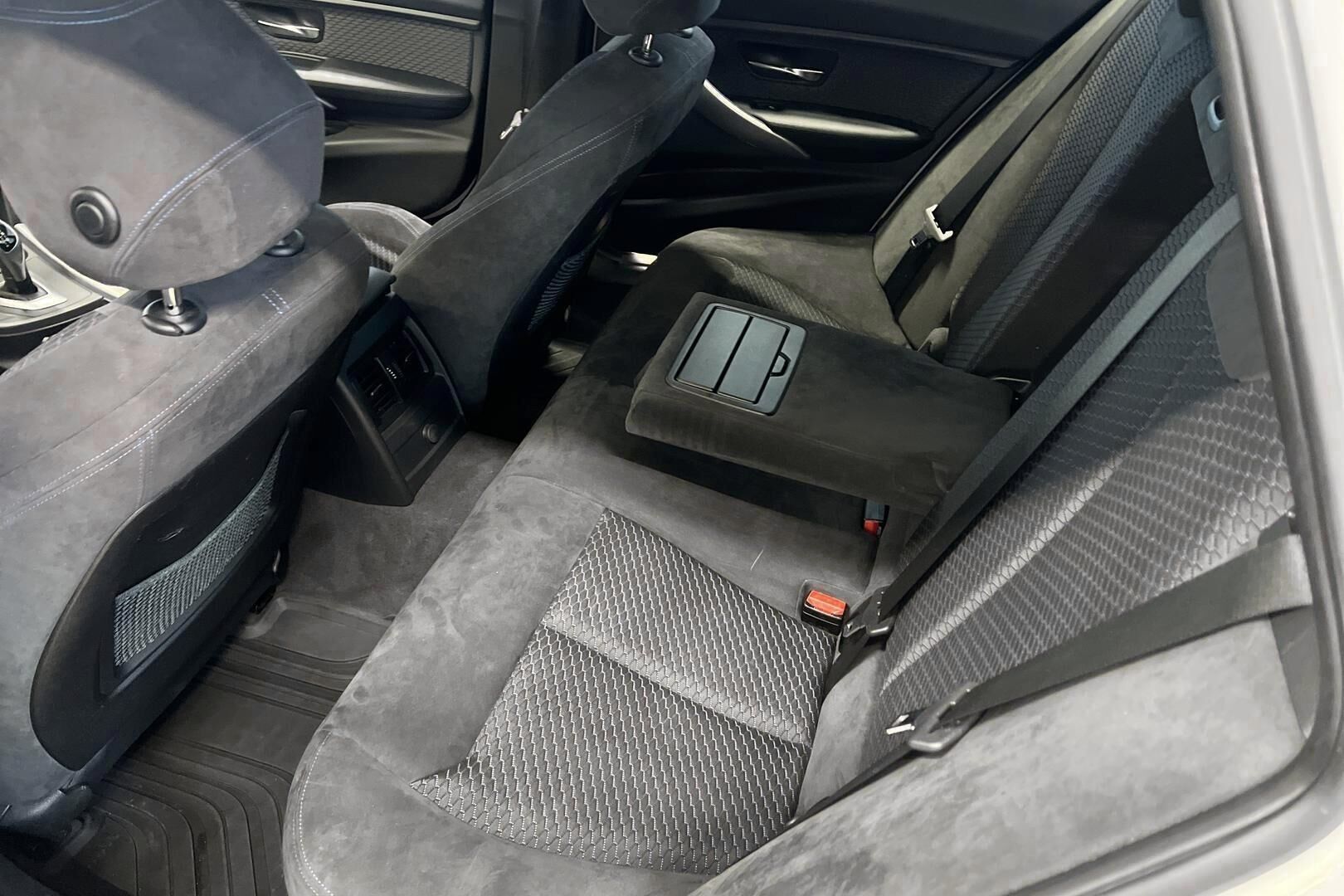 BMW 3-sarja iso kuva 6