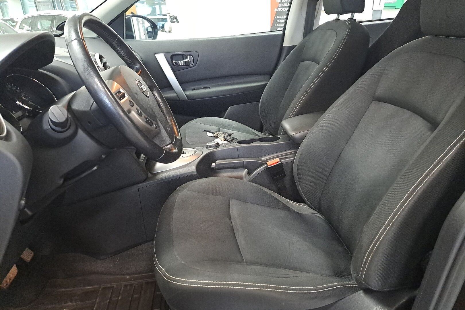 Nissan Qashqai iso kuva 3
