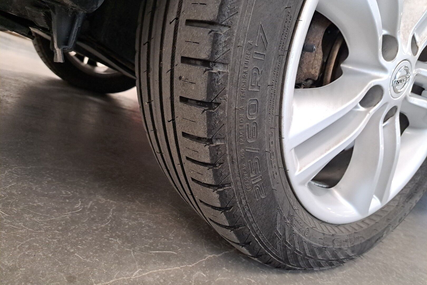 Nissan Qashqai iso kuva 6