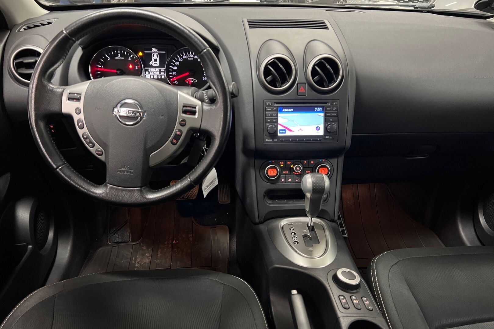 Nissan Qashqai iso kuva 7