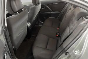 Toyota Avensis esikatselu 10