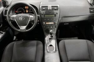 Toyota Avensis esikatselu 11