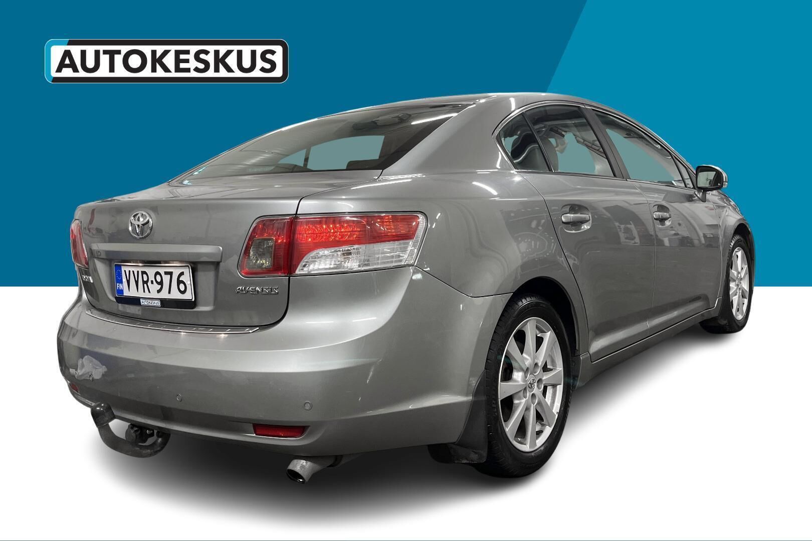Toyota Avensis iso kuva 5