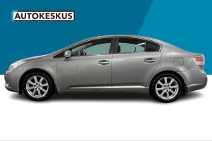 Toyota Avensis esikatselu 8