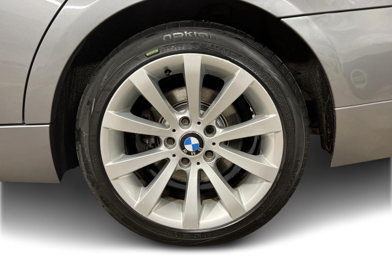 BMW 3-sarja iso kuva 13