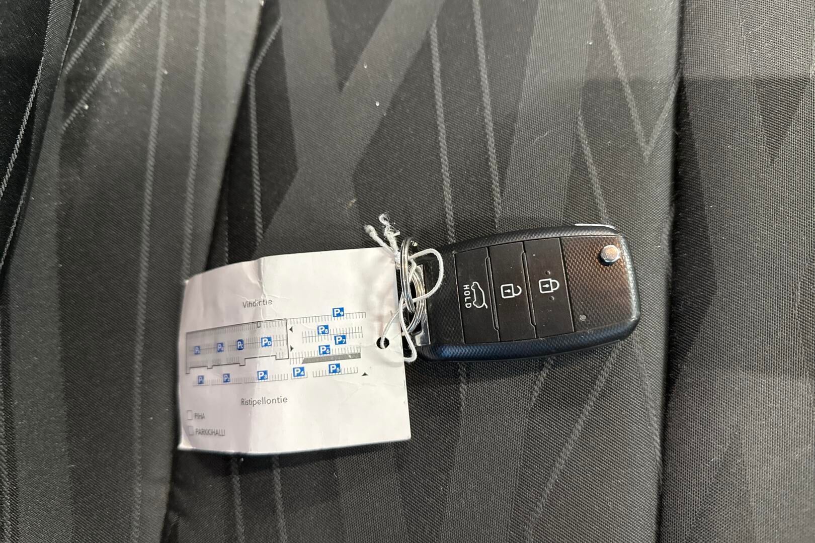 Kia cee'd iso kuva 23
