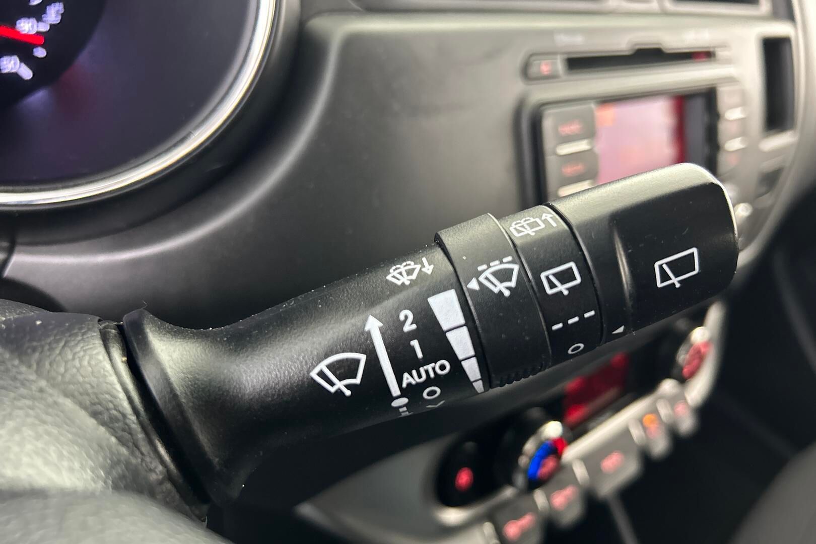 Kia Rio iso kuva 17