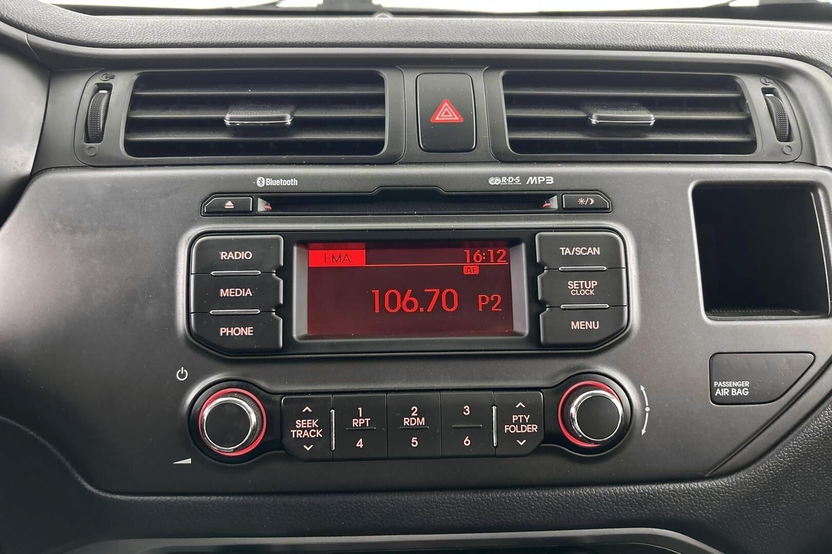 Kia Rio iso kuva 21