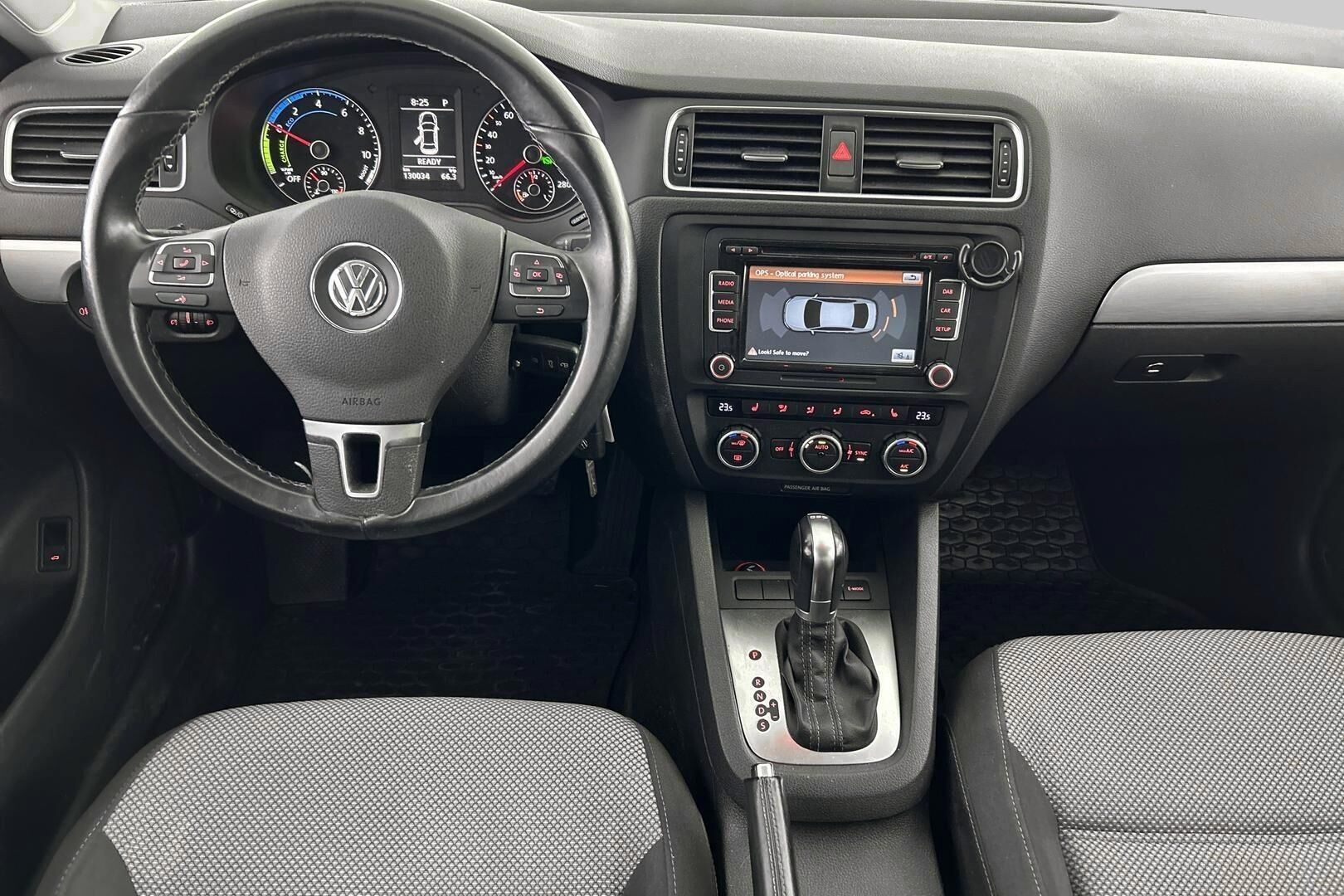 Volkswagen Jetta iso kuva 14