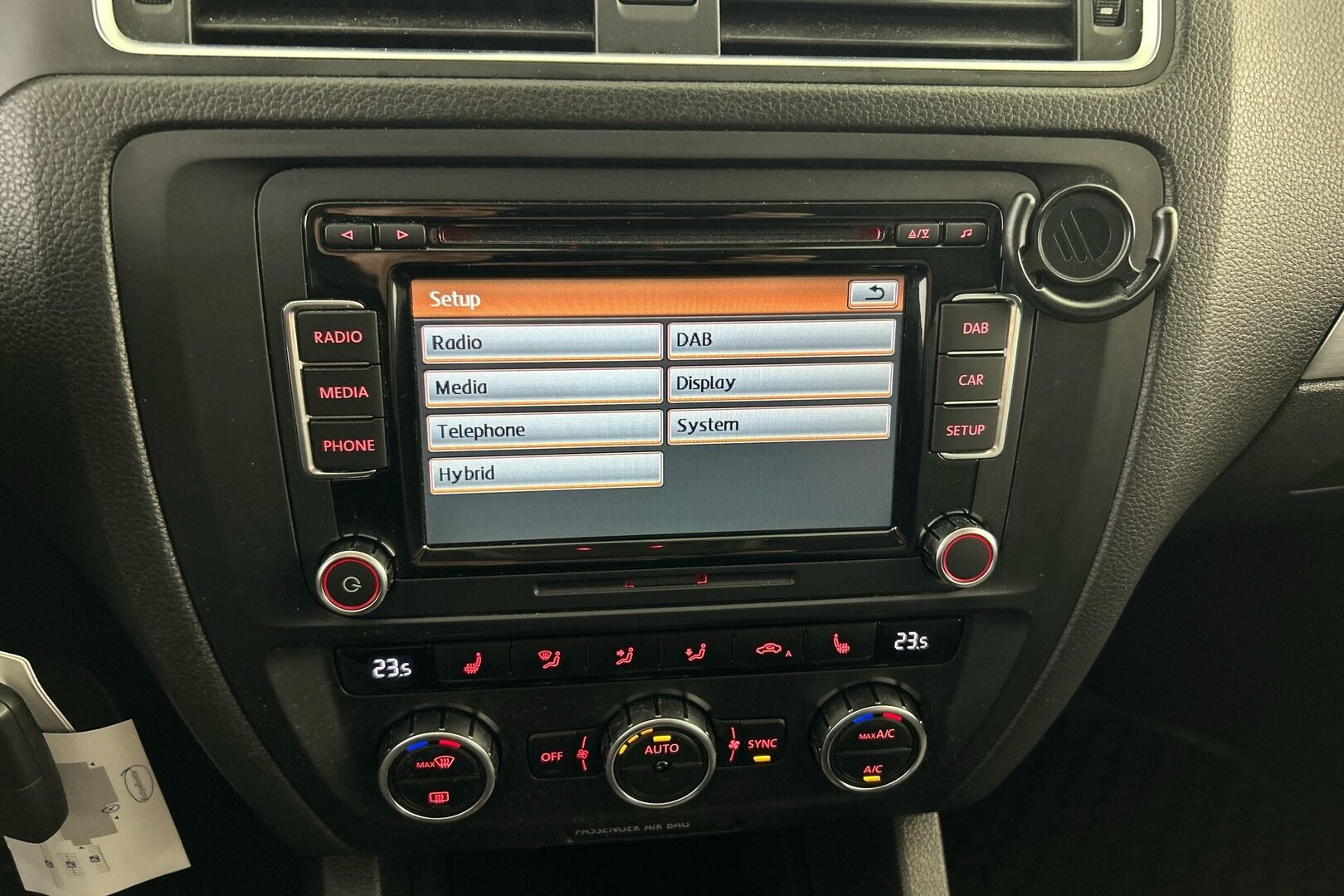 Volkswagen Jetta iso kuva 16