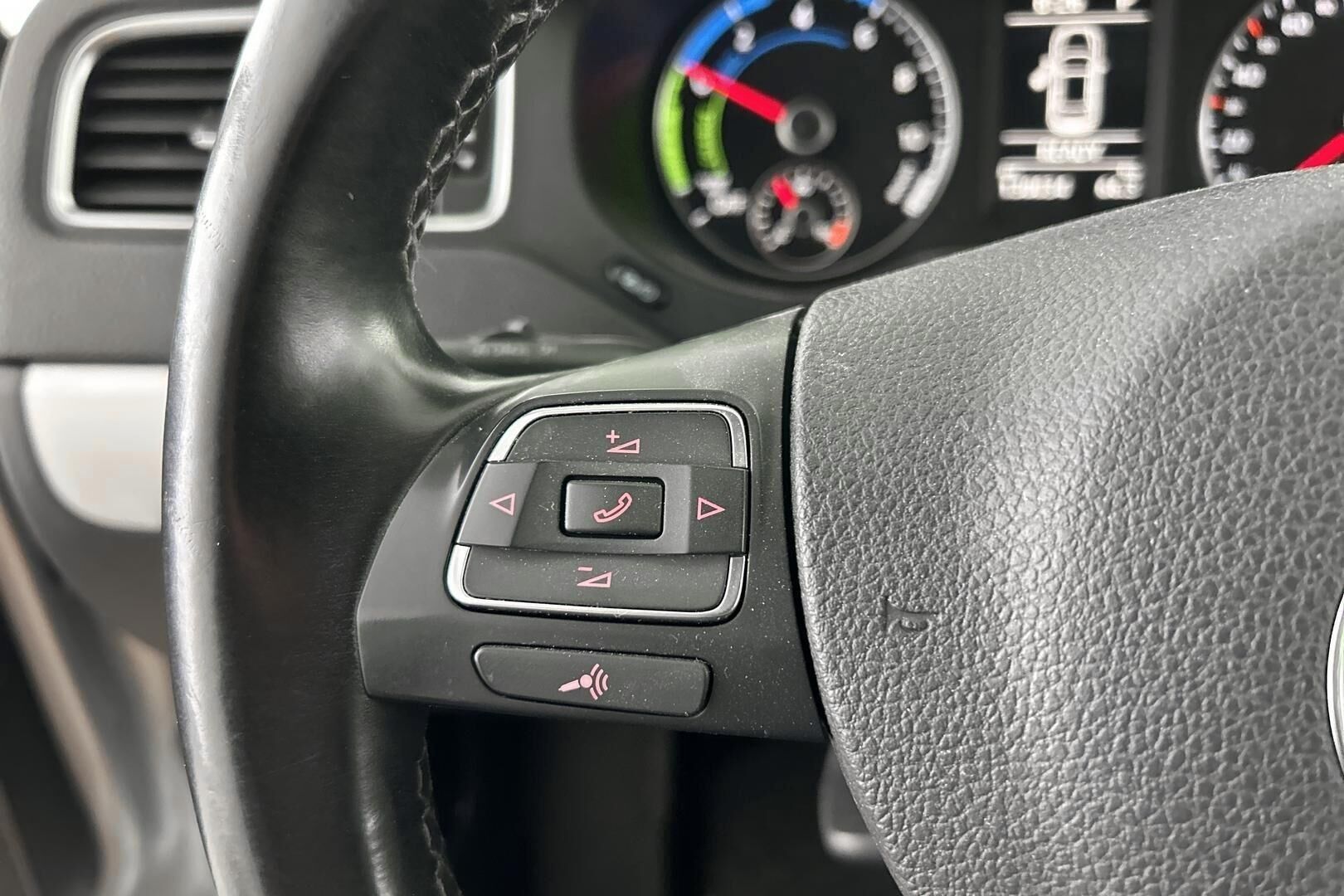 Volkswagen Jetta iso kuva 20
