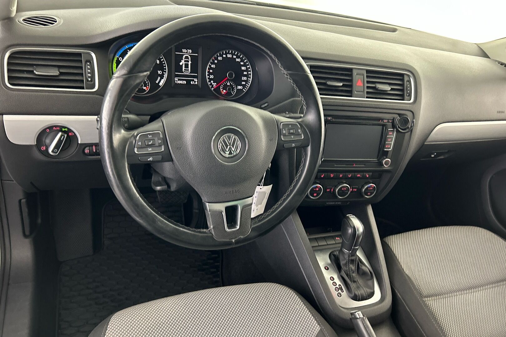 Volkswagen Jetta iso kuva 4