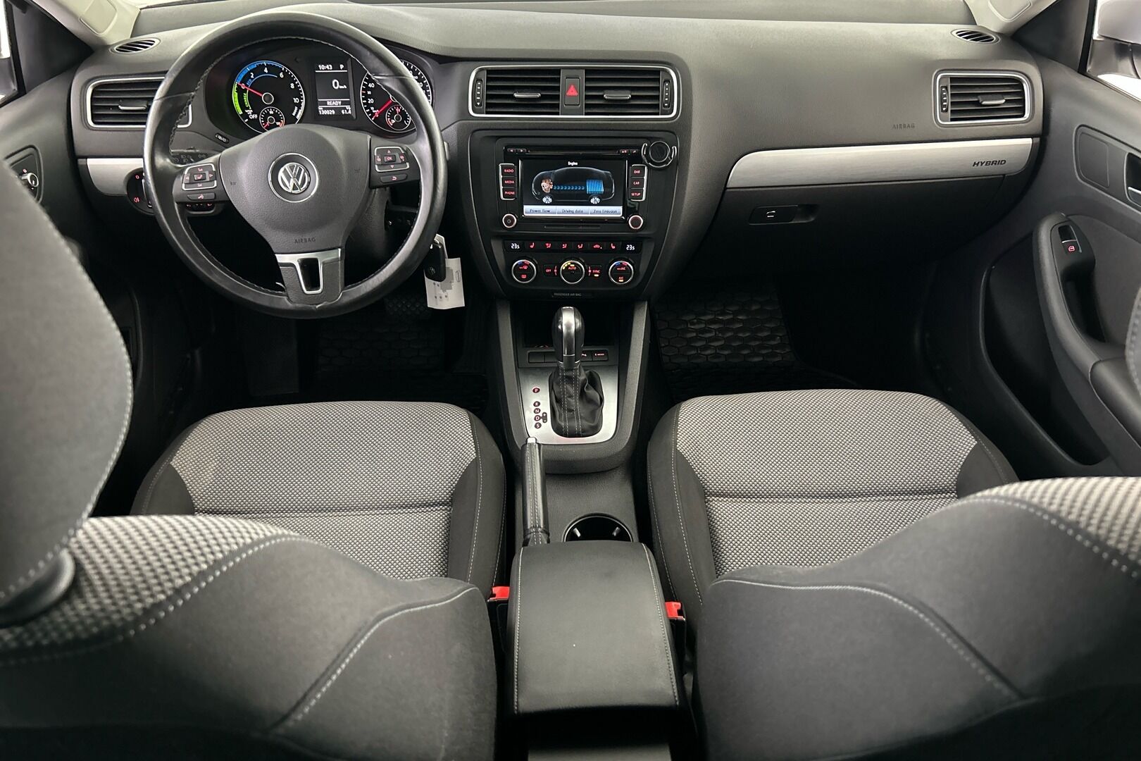 Volkswagen Jetta iso kuva 8