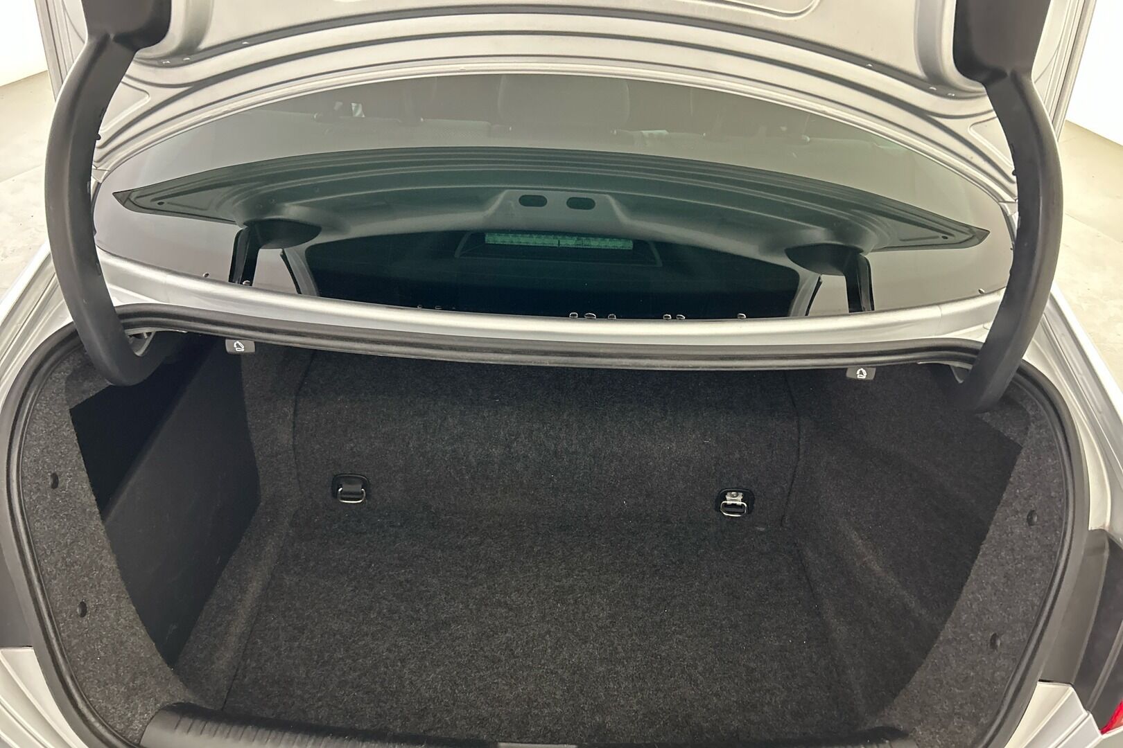 Volkswagen Jetta iso kuva 9