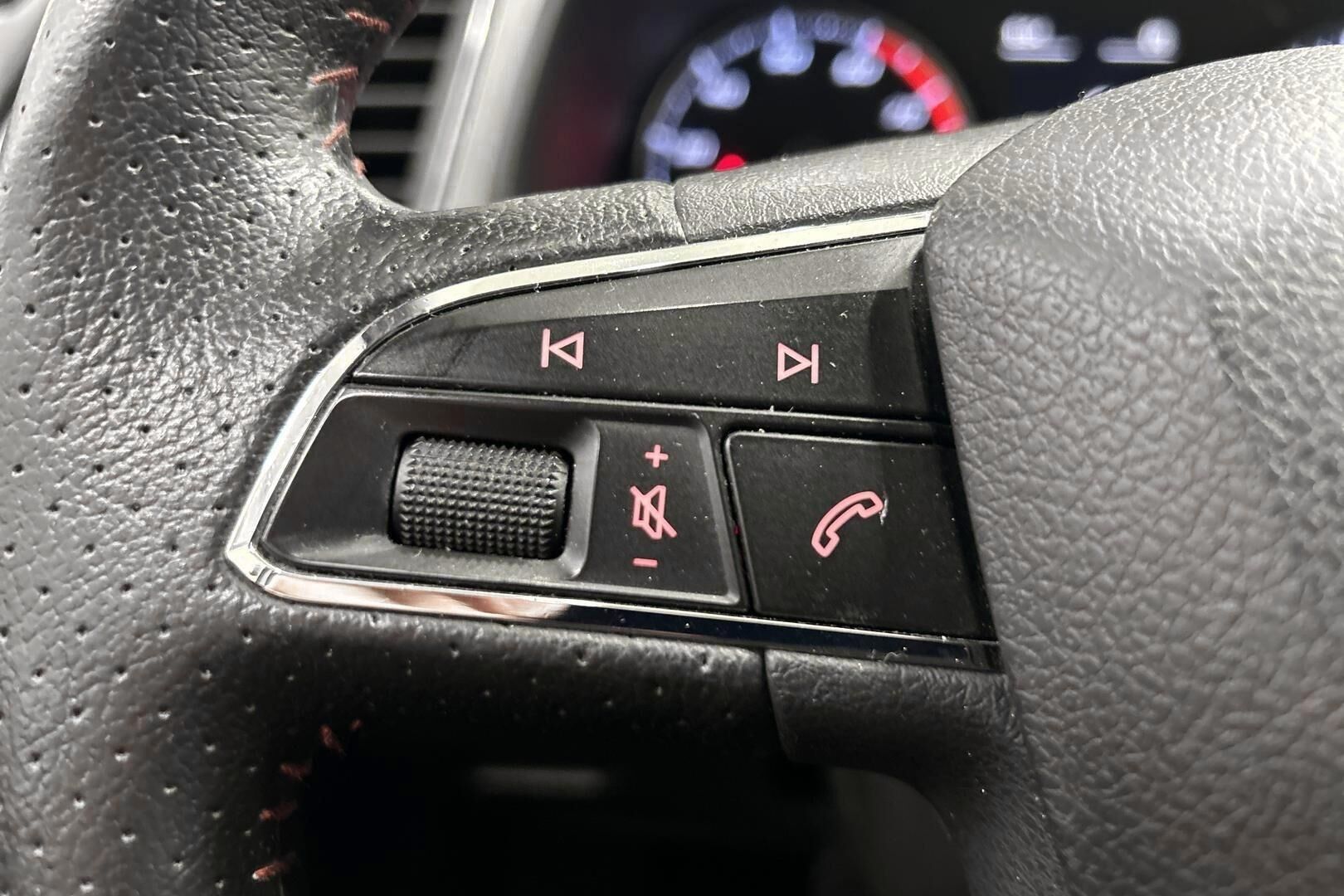 Seat Leon ST iso kuva 9