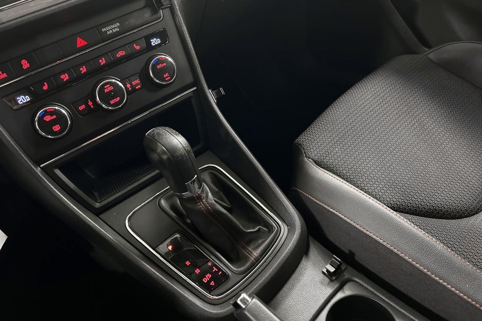 Seat Leon ST iso kuva 12