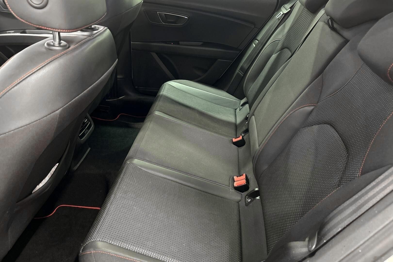 Seat Leon ST iso kuva 18