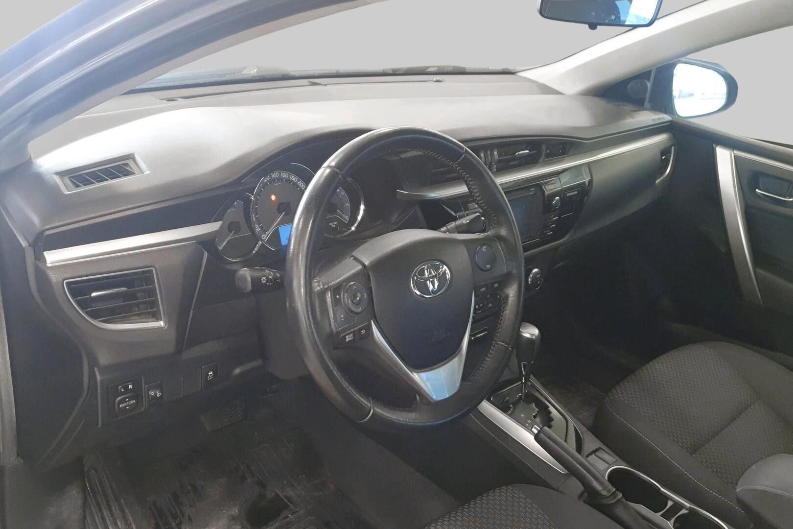 Toyota Corolla iso kuva 2