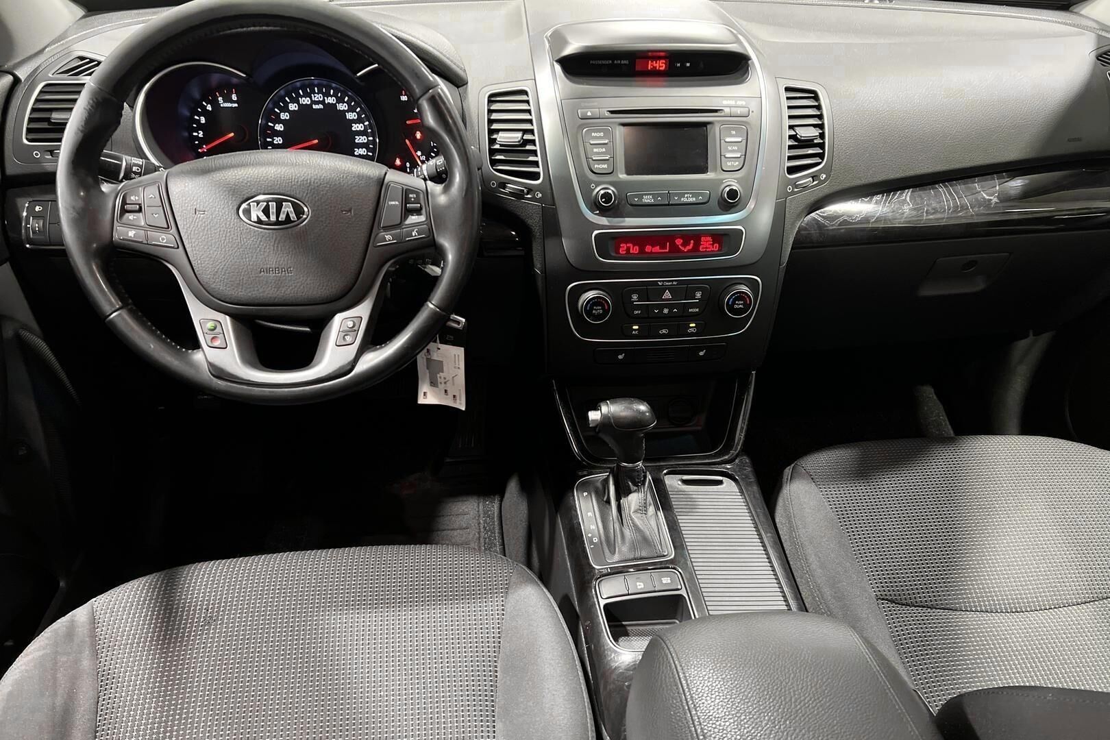 Kia Sorento iso kuva 11
