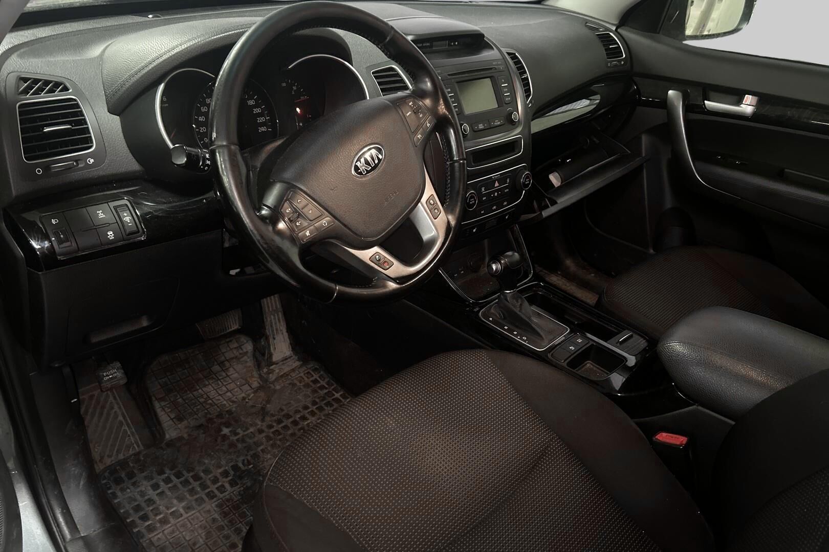 Kia Sorento iso kuva 2