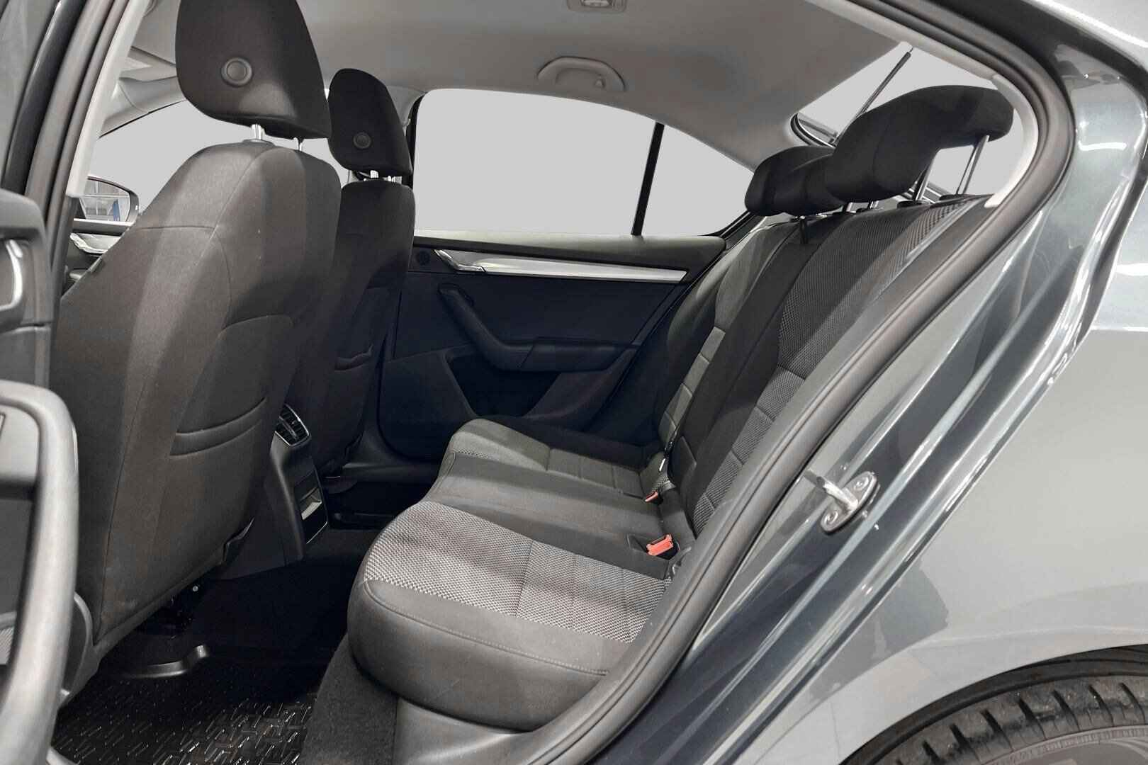 Skoda Octavia iso kuva 10