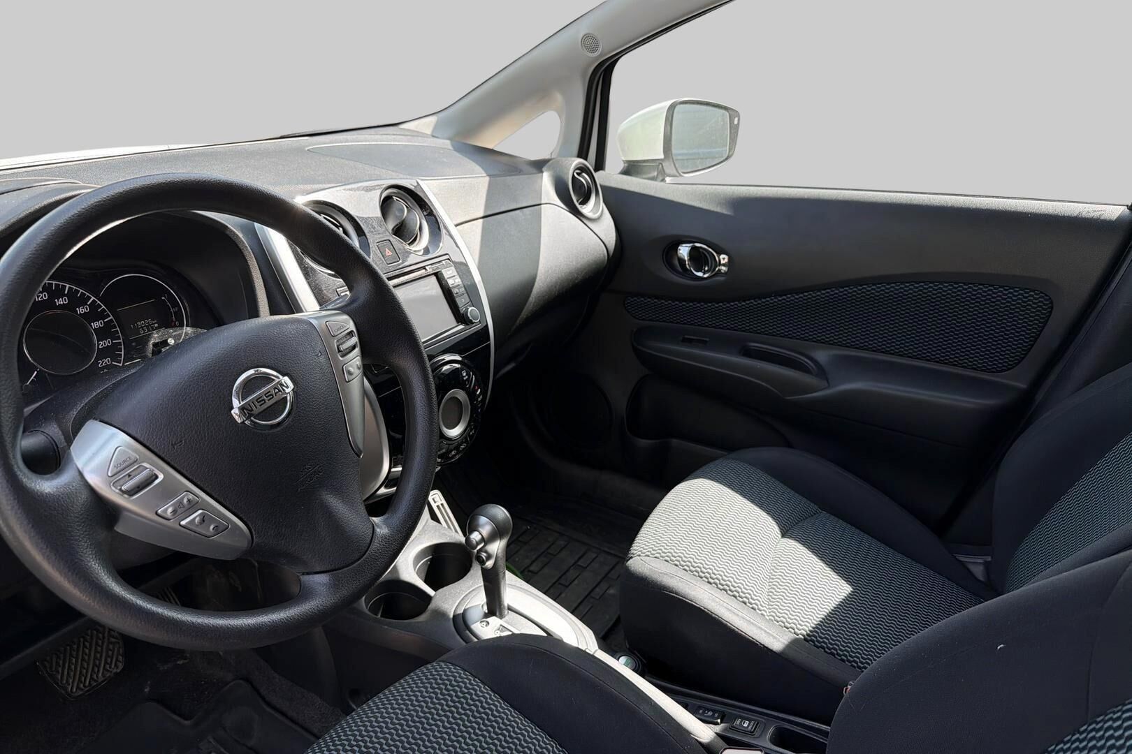 Nissan Note iso kuva 2