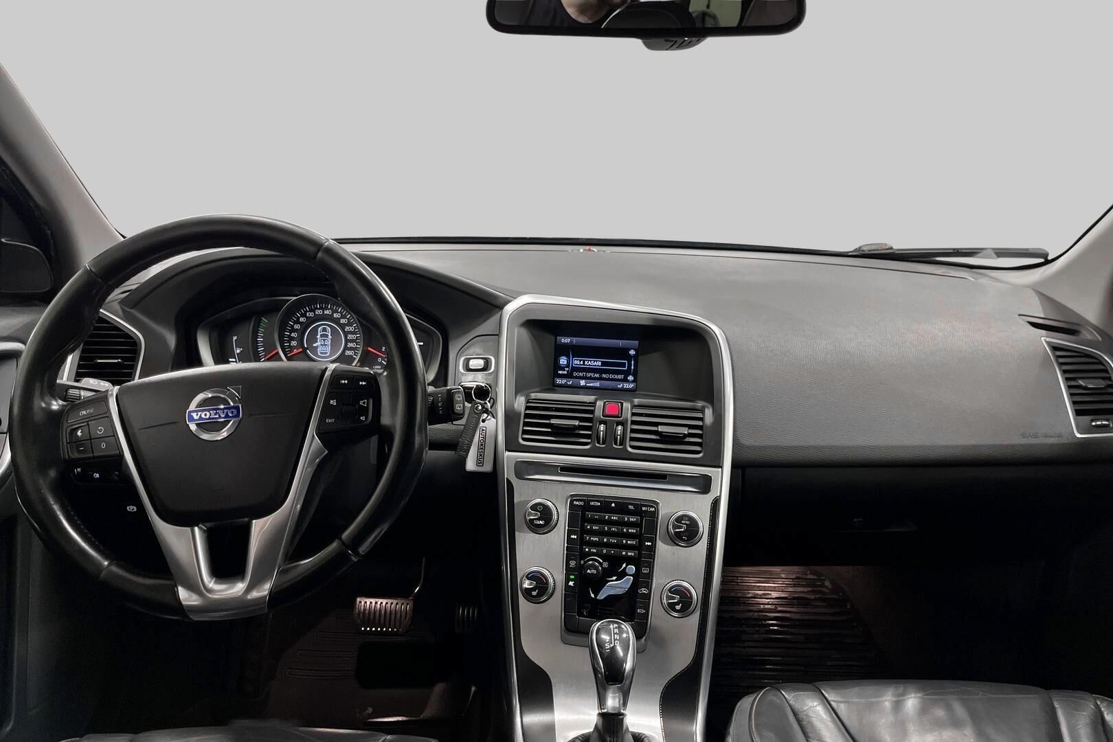 Volvo XC60 iso kuva 11