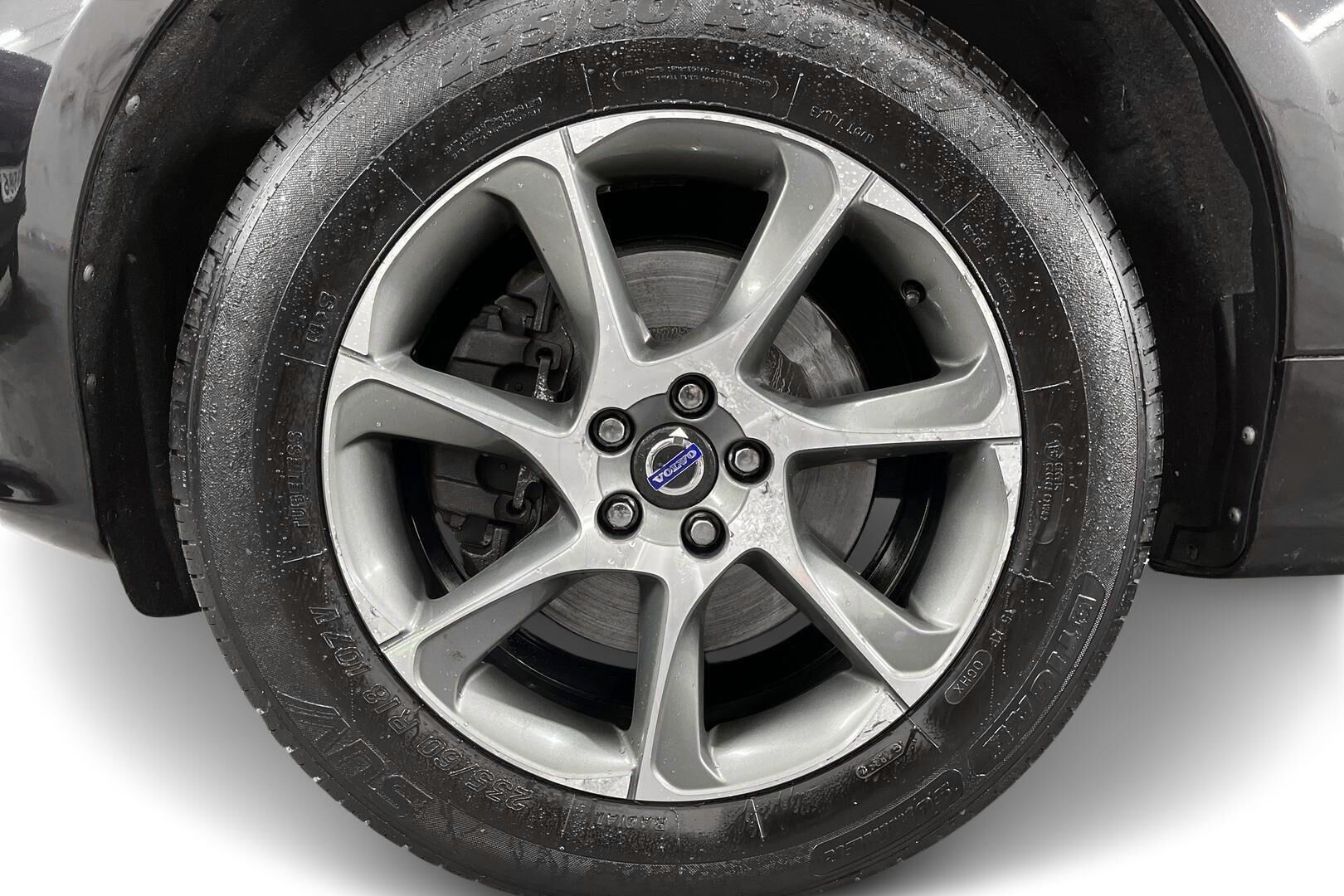 Volvo XC60 iso kuva 13