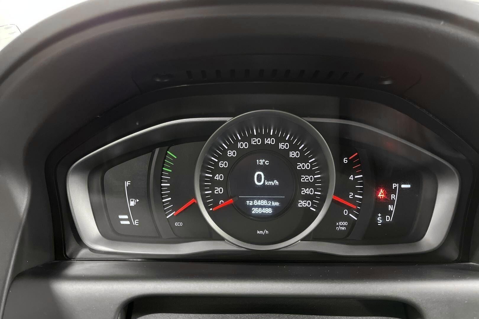 Volvo XC60 iso kuva 15