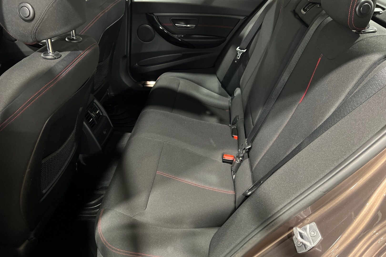 BMW 3-sarja iso kuva 8
