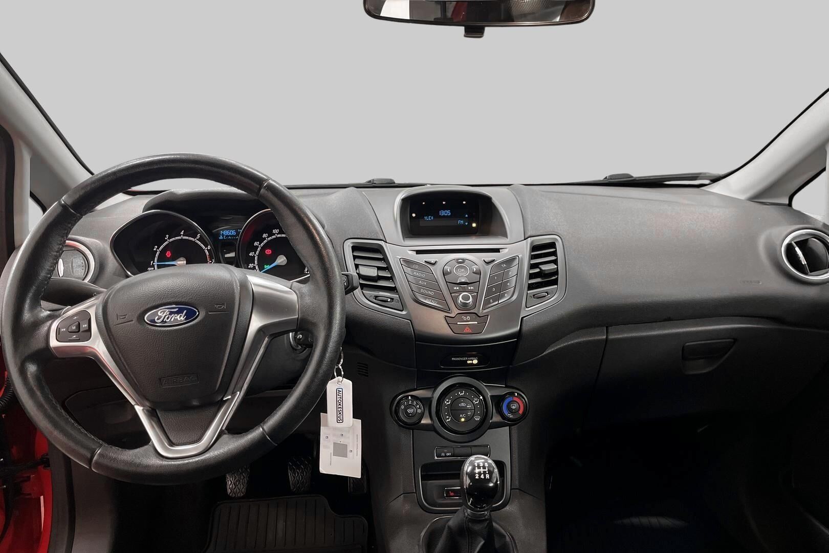 Ford Fiesta iso kuva 11