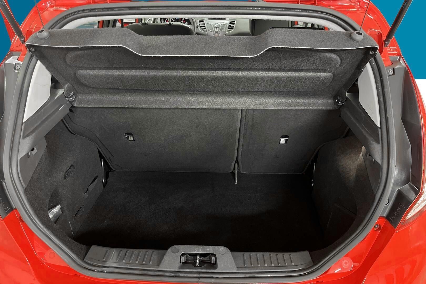 Ford Fiesta iso kuva 12