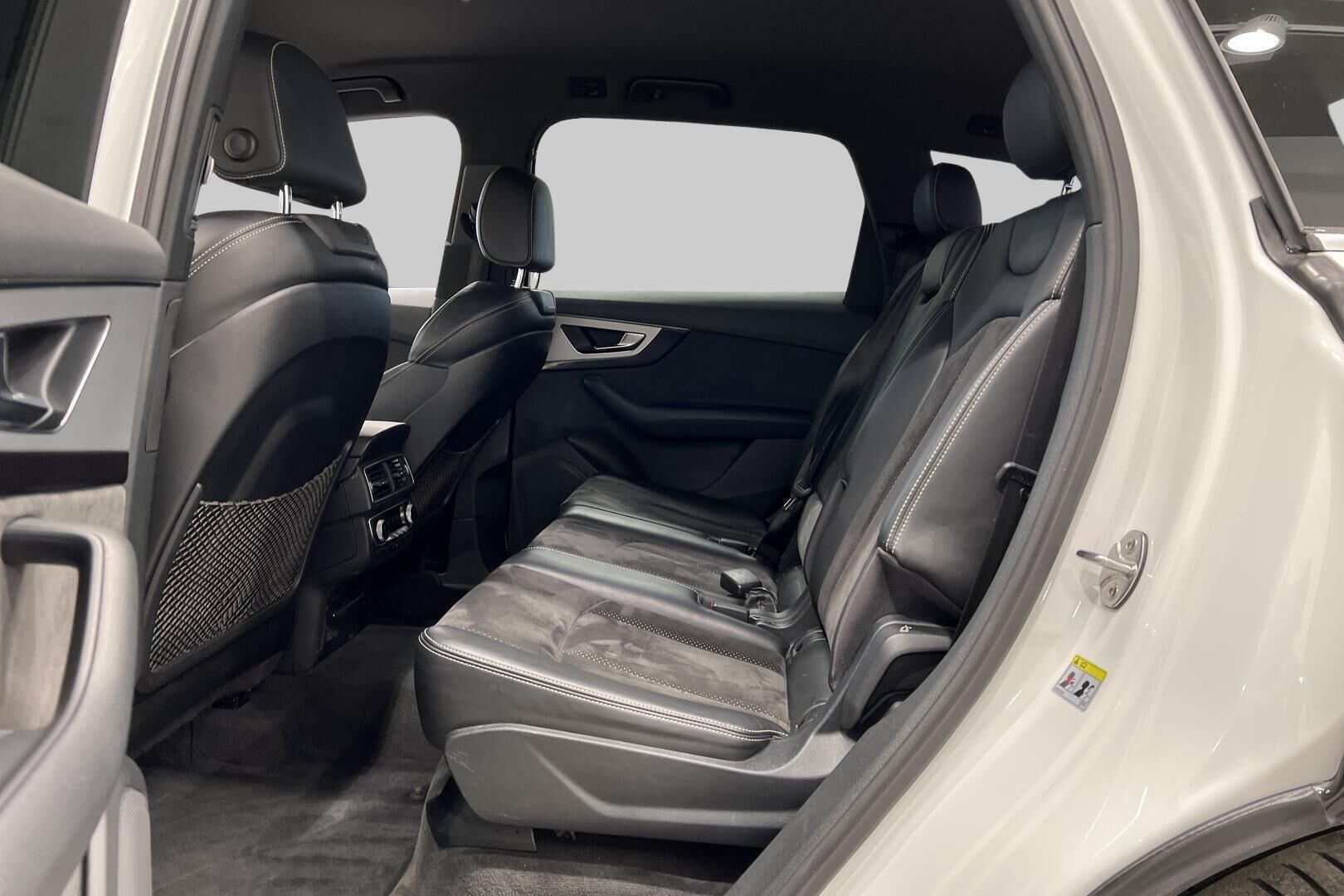 Audi Q7 iso kuva 10