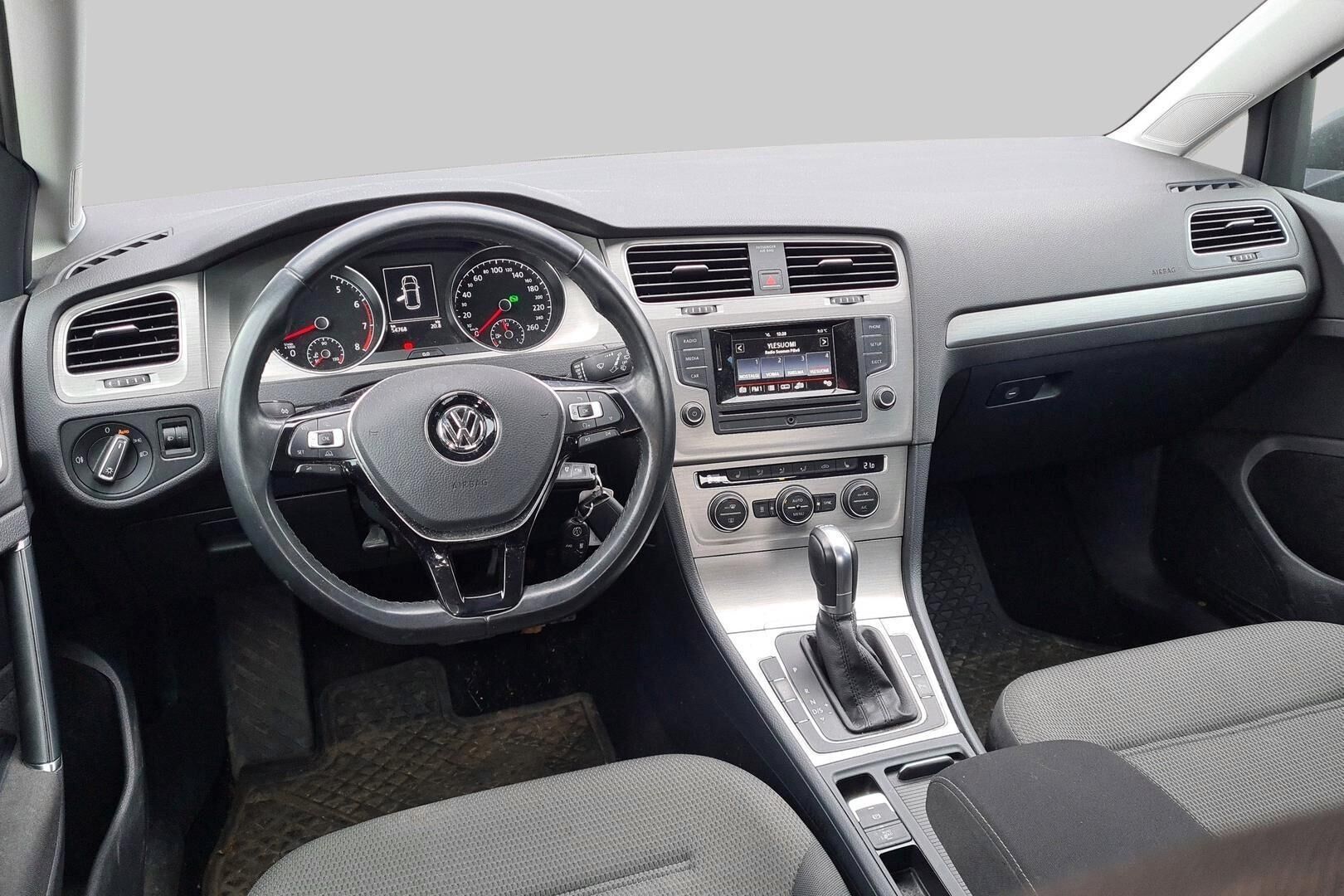 Volkswagen Golf iso kuva 1