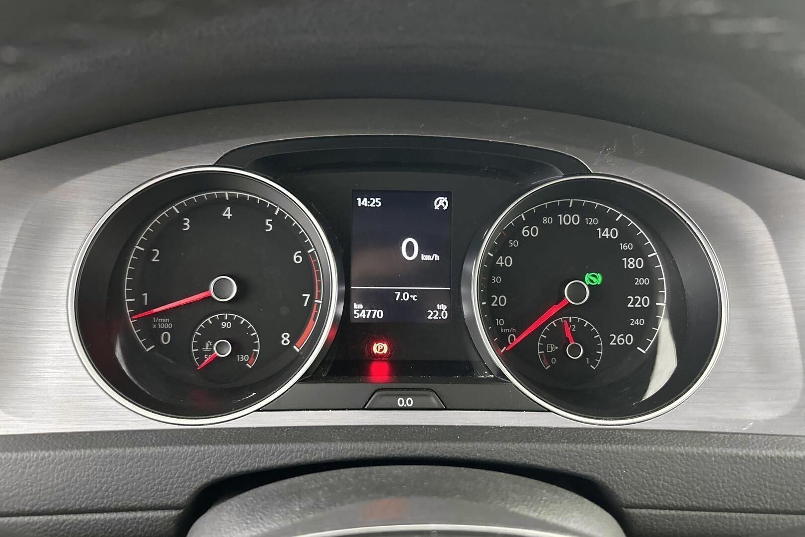 Volkswagen Golf iso kuva 15